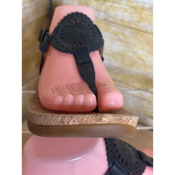 UGG AIDEN ll BLACK LEATHER T-STRAP ADJUSTABLE CASUAL EVERYDAY WEAR SANDALS - Picture 3 of 6